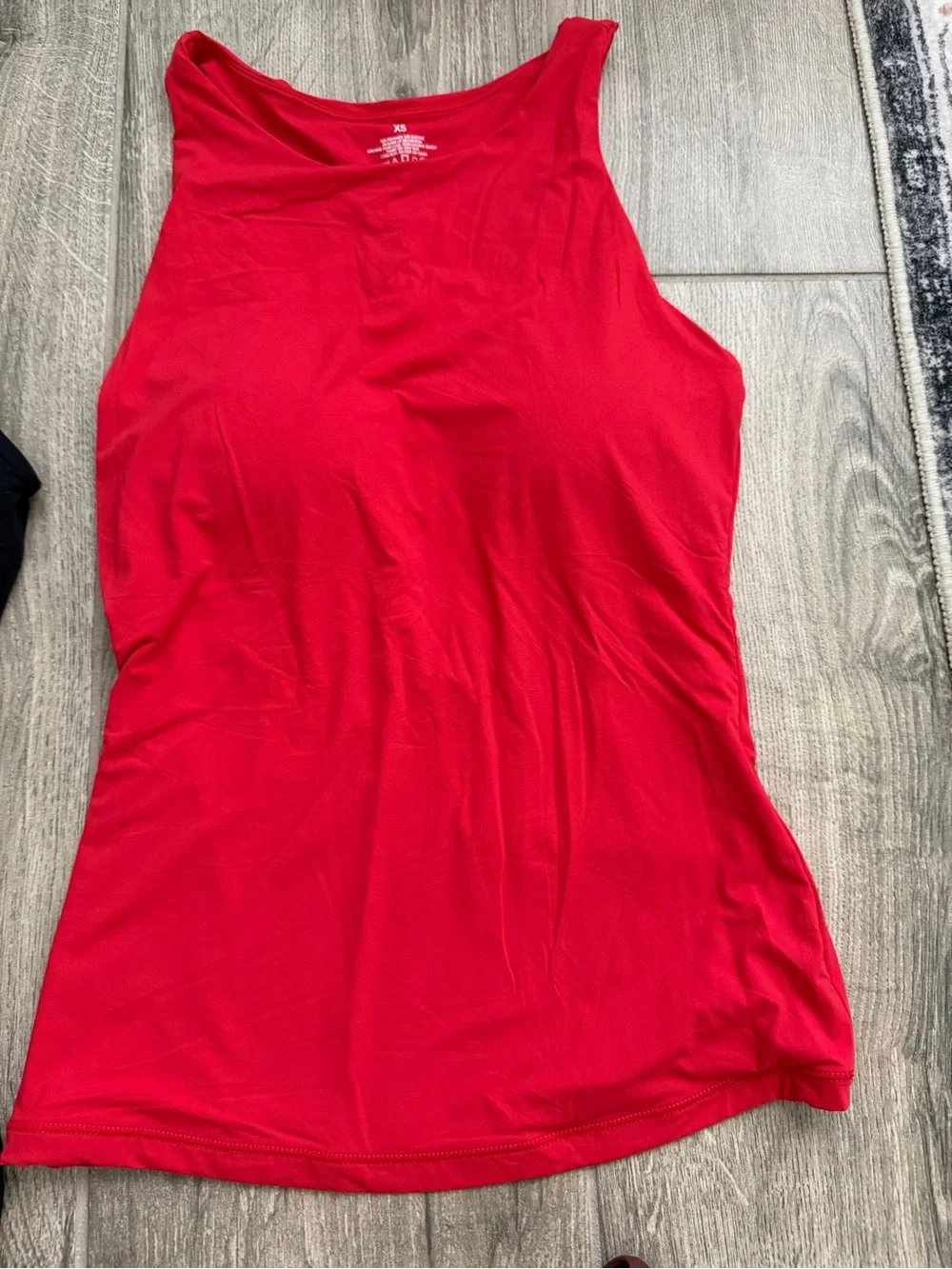 Amazons basic tanks (skims dupe 5 pack)